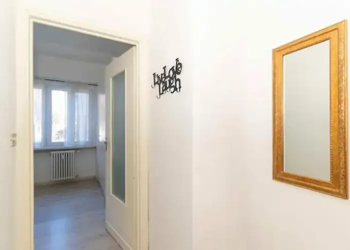 Flat Strategic Position Apartman